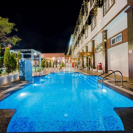 Hotel Vasdaa Grand Dehradun Zewnętrze zdjęcie