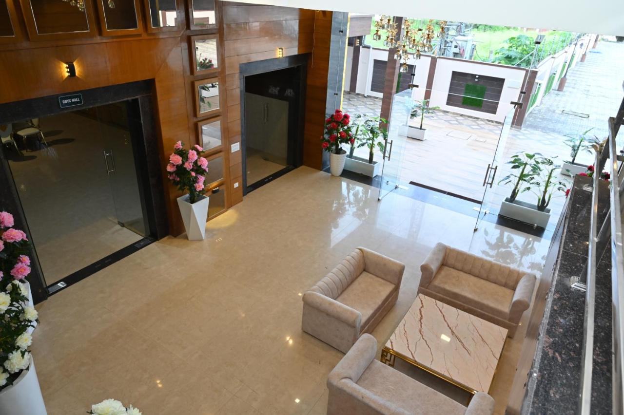 Hotel Vasdaa Grand Dehradun Zewnętrze zdjęcie