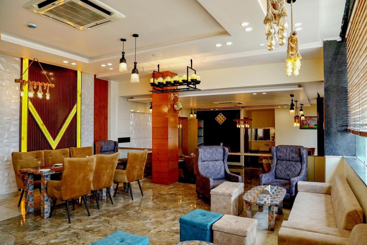 Hotel Vasdaa Grand Dehradun Zewnętrze zdjęcie