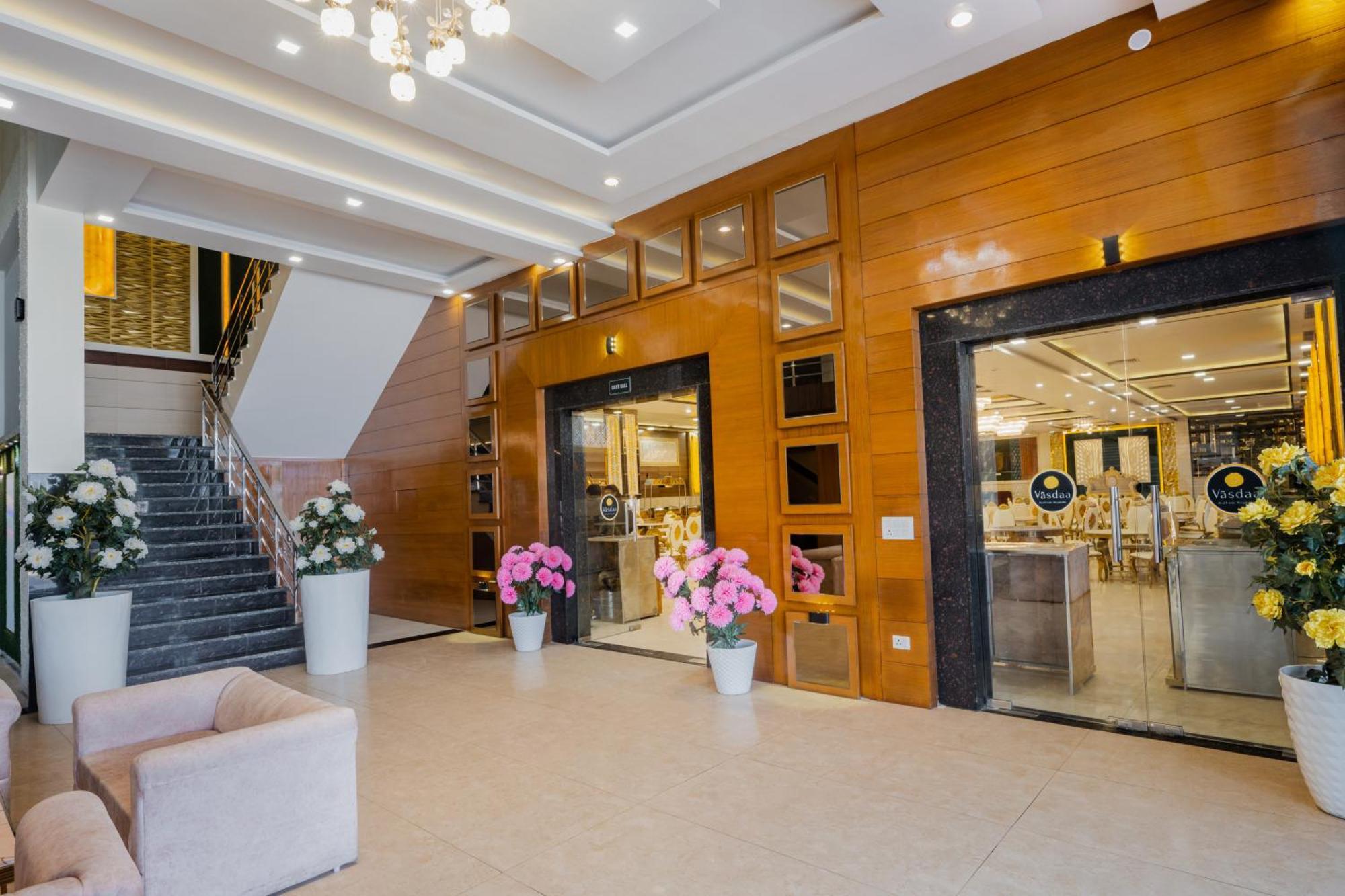 Hotel Vasdaa Grand Dehradun Zewnętrze zdjęcie