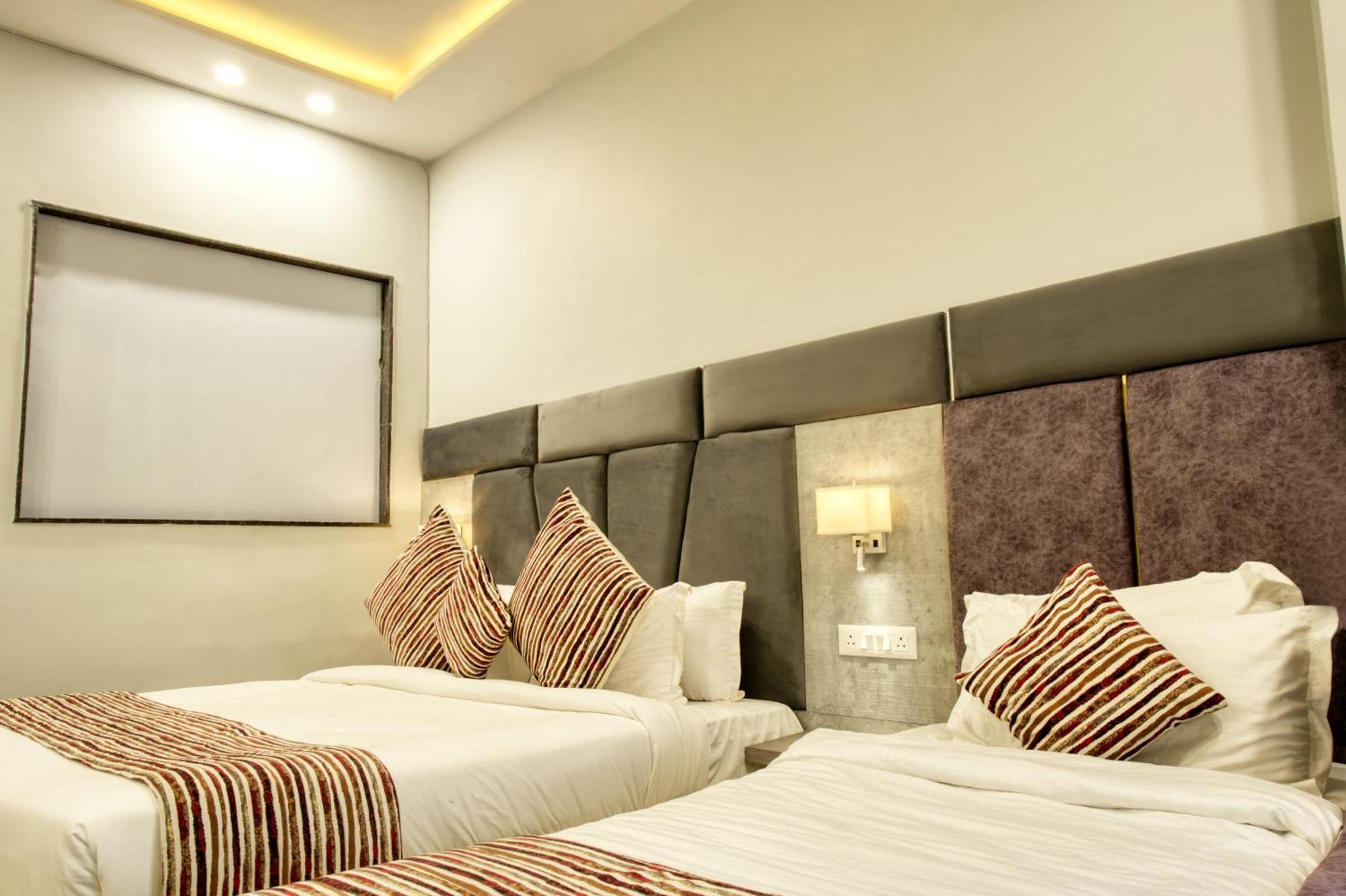 Hotel Vasdaa Grand Dehradun Zewnętrze zdjęcie