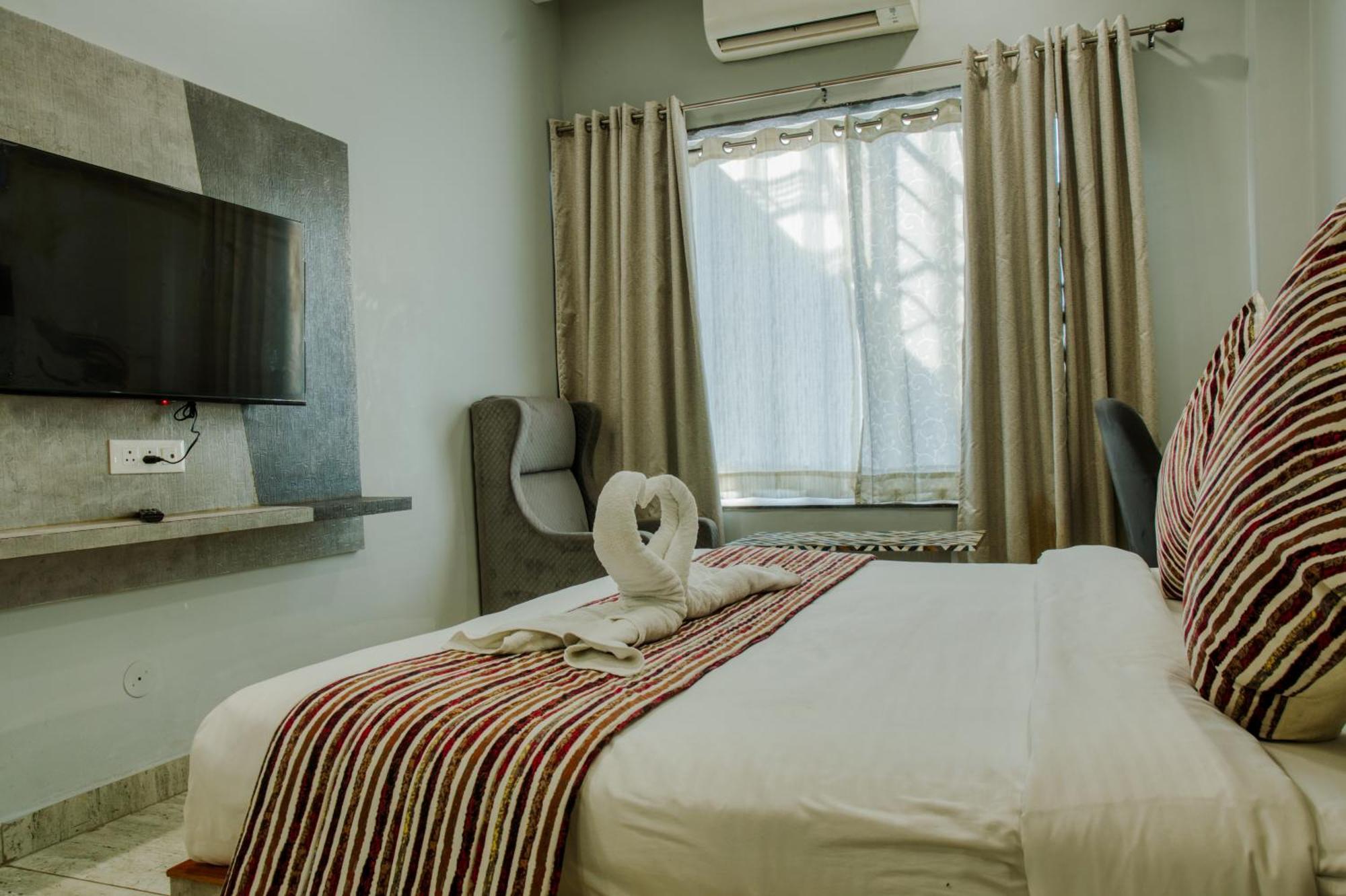 Hotel Vasdaa Grand Dehradun Zewnętrze zdjęcie