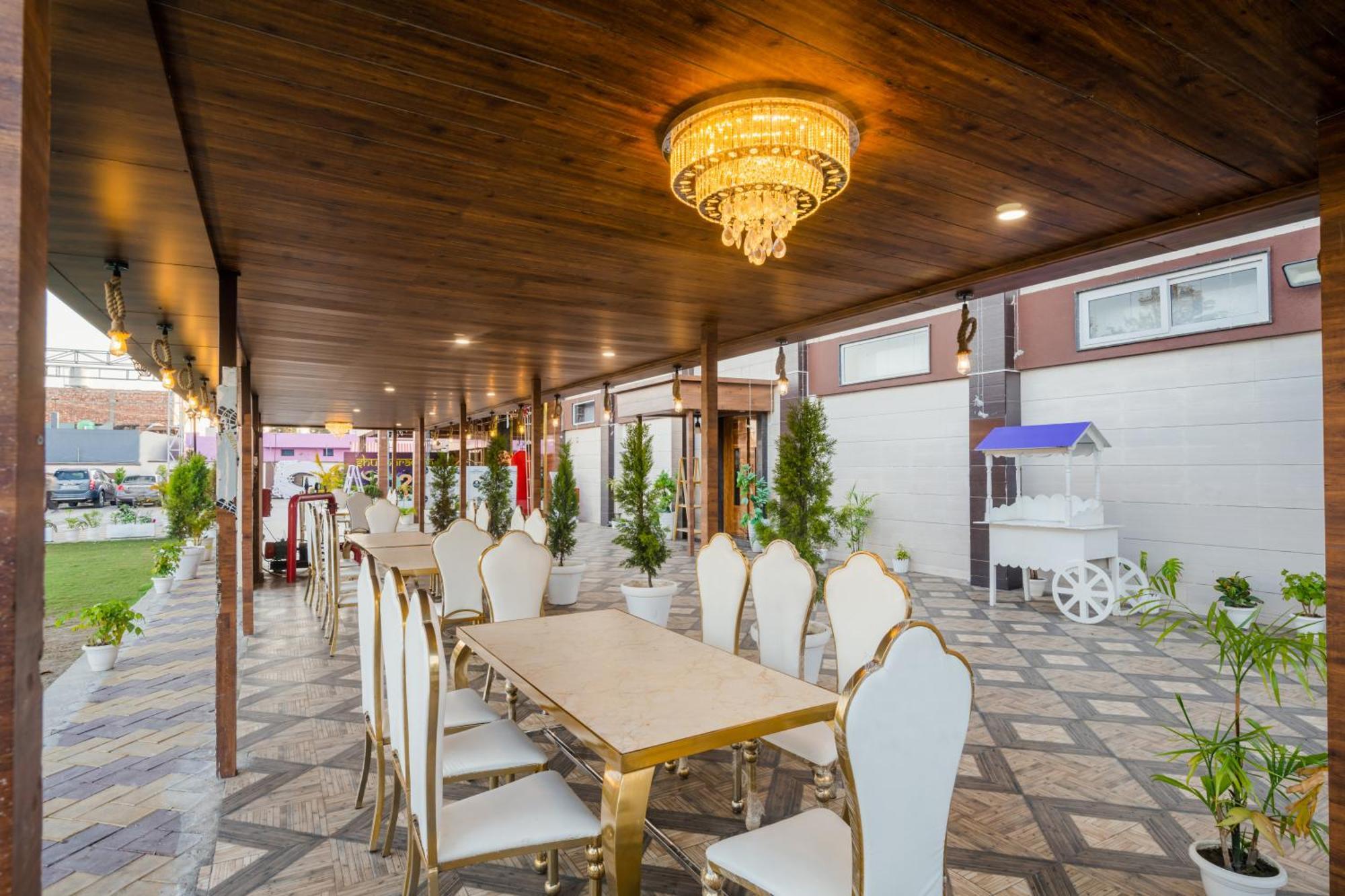 Hotel Vasdaa Grand Dehradun Zewnętrze zdjęcie